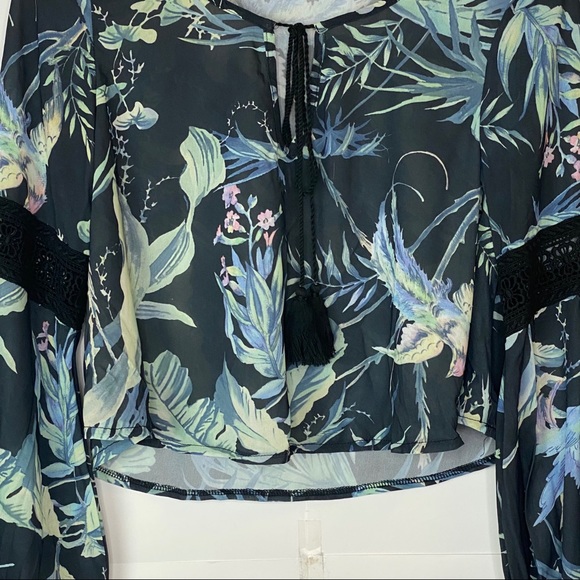 NWT LF Seek The Label Floral Balloon Sleeve Cropped  Blouse - Picture 4 of 9